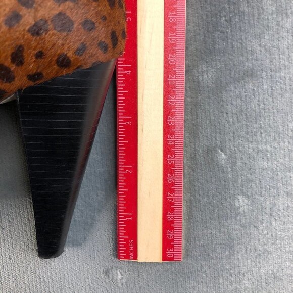Banana Republic Faux Fur Cheetah Print Round Toe High Heel Pumps Sz 7.5 - Picture 6 of 10